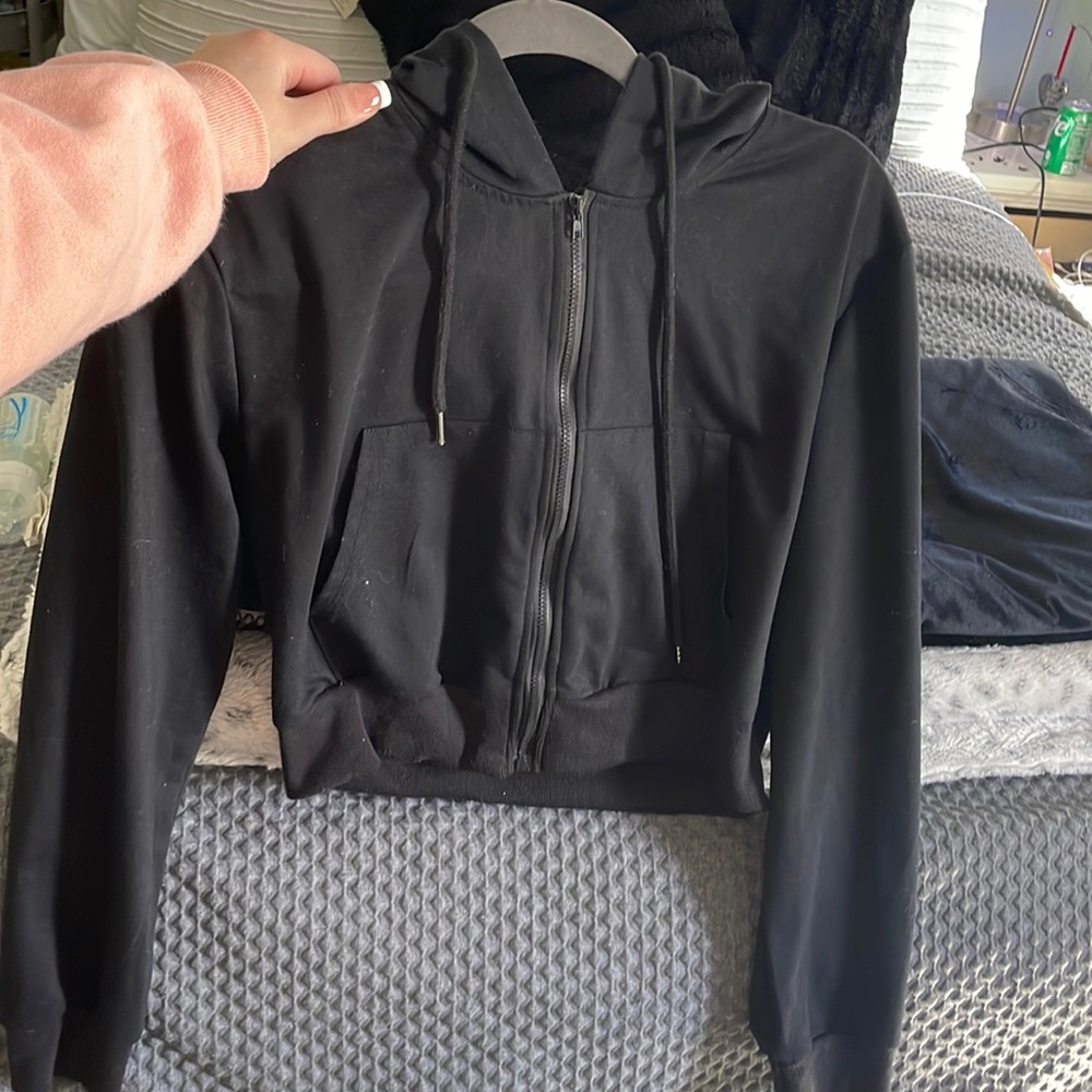 black crop zip up